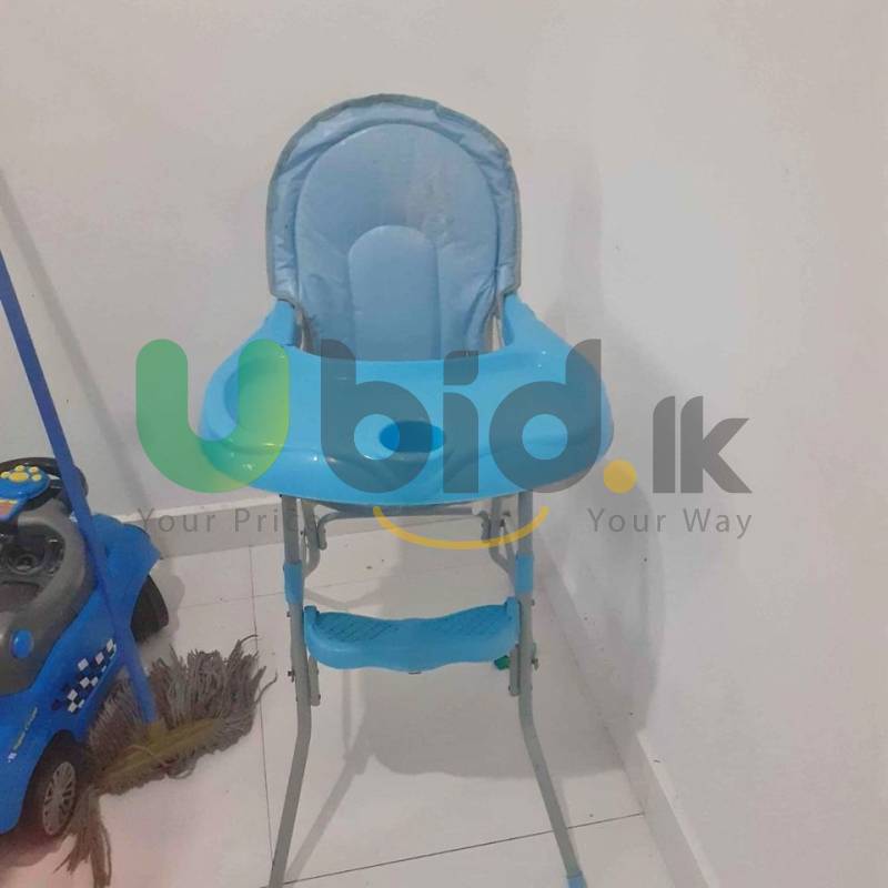  Baby feeding chair