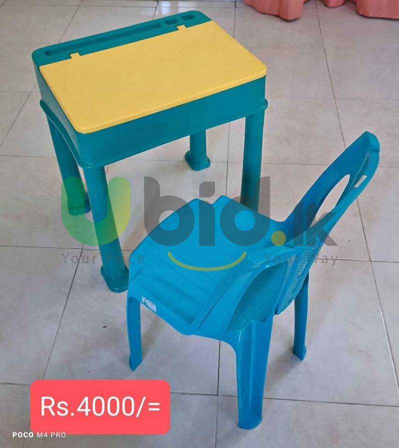 Kids table and chair