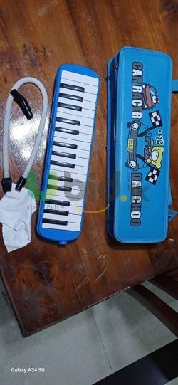 Melodica 32 keys almost new